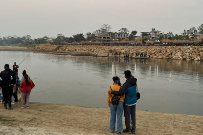 Relaxing Day in Rapti River - Chitwan